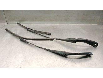 Recambio de brazo limpia delantero derecho para bmw 1 (f20) 116 d referencia OEM IAM 61617239520 61619465042 