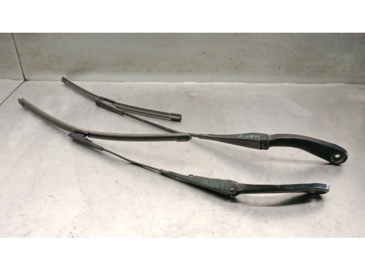 Recambio de brazo limpia delantero derecho para bmw 1 (f20) 116 d referencia OEM IAM 61617239520 61619465042 