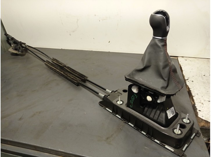 Recambio de palanca cambio para seat ibiza v (kj1, kjg) 1.0 tsi referencia OEM IAM 5R3711049L  