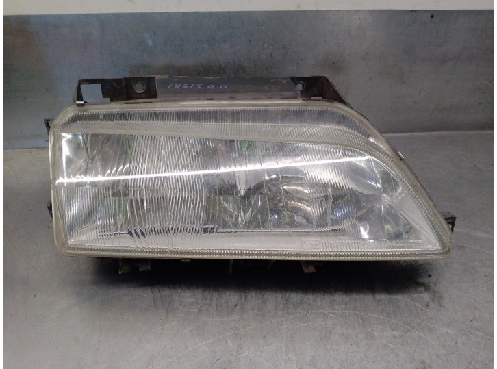 Replacement right headlight for Citroën Xantia Saloon 1.9 turbodiesel OEM IAM reference 6205R9 5 DOORS