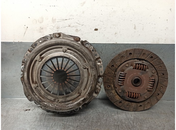 Recambio de kit embrague para ford fiesta iii (gfj) 1.3 cat referencia OEM IAM 6973998 3082085034 SACHS