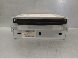 Replacement audio system / CD radio for Volvo V60 Kombi 2.0 diesel cat OEM IAM reference 31357223AA 