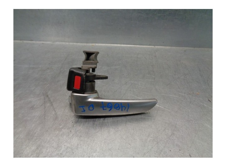 Replacement front left interior door handle for Mazda 3 saloon (BK) 1.6 CD diesel cat OEM IAM reference 