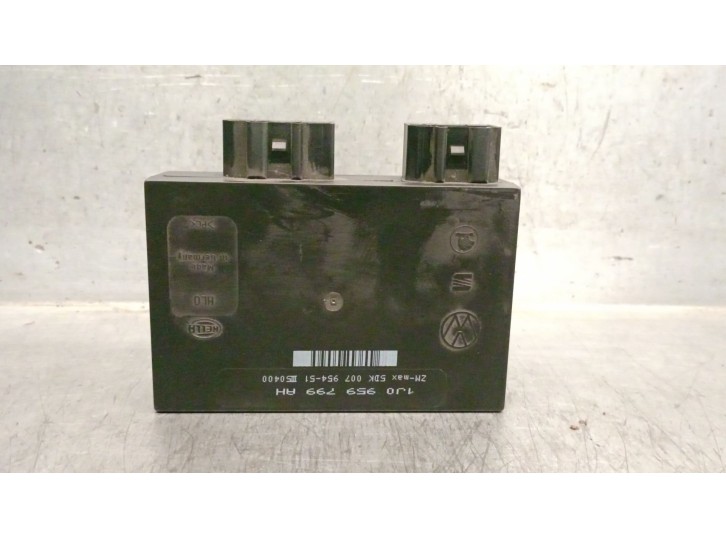 Replacement comfort module for Seat Leon (1M1) 1.9 TDI OEM IAM reference 1J0959799 5DK00795451 HELLA