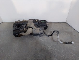 Recambio de deposito combustible para volvo v60 kombi 2.0 diesel cat referencia OEM IAM 31372653 CESTA 27