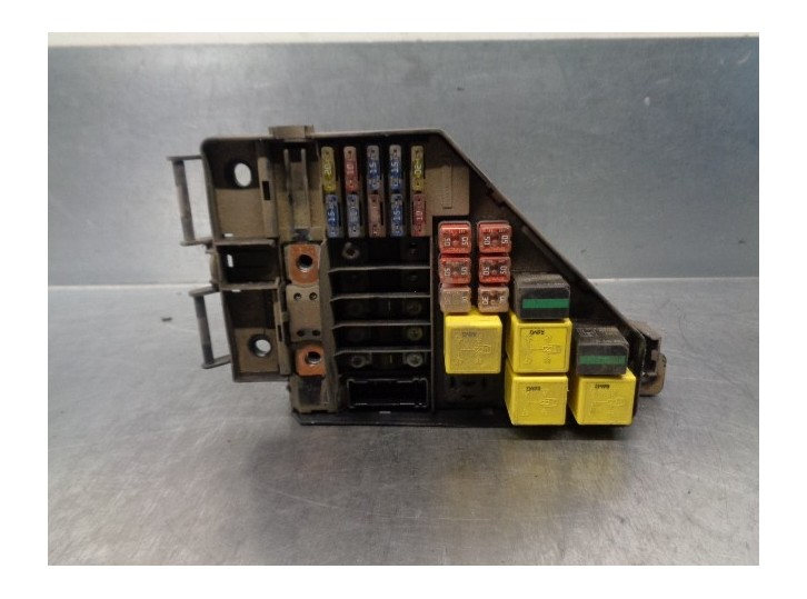 Recambio de caja reles / fusibles para mg serie 45 (rt) 1.4 16v cat referencia OEM IAM YQE103210  
