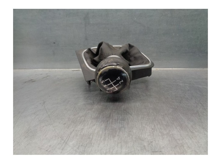 Recambio de pomo palanca cambio para volkswagen golf vi (5k1) 1.4 16v referencia OEM IAM 1K0804055A 