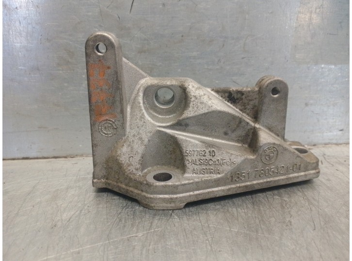 Recambio de soporte bomba inyeccion para bmw x6 (e71) xdrive40d referencia OEM IAM 13517805421 13517805421 