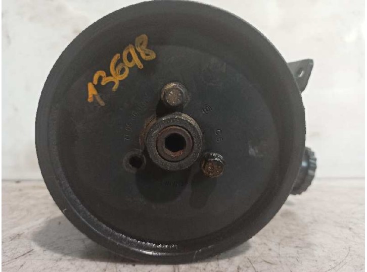 Replacement power steering pump for Renault Mégane I Saloon Hatchback (BA0) 1.4 OEM IAM reference 7700862030 
