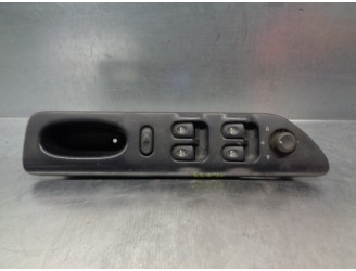 Recambio de mando elevalunas delantero izquierdo para renault laguna (b56) 1.6 referencia OEM IAM 7701699599 7700417090 