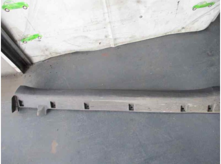 Recambio de spoiler talonera lateral izquierda para suzuki vitara 1.6 ddis turbodiesel cat referencia OEM IAM 7724154P0 