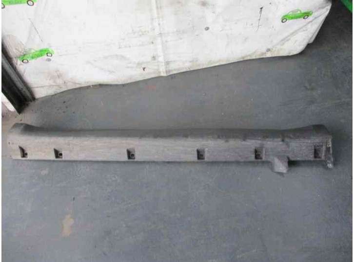 Recambio de spoiler talonera lateral derecha para suzuki vitara 1.6 ddis turbodiesel cat referencia OEM IAM 7723154P0 