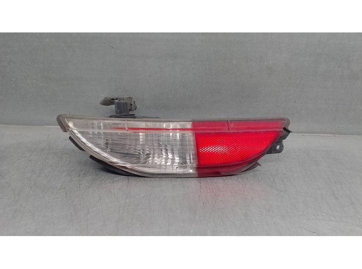 Replacement rear right fog light for Fiat Grande Punto (199) 1.9 8V Multijet Sport OEM IAM reference 517180110 