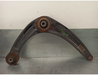 Recambio de brazo suspension inferior delantero izquierdo para peugeot 308 1.6 16v hdi fap referencia OEM IAM 823214 