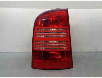REAR LEFT TAIL LIGHT 1U9945095 1U9945111