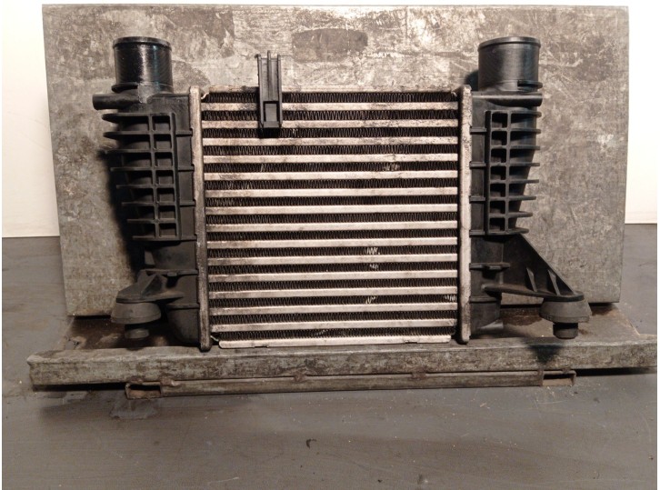 Recambio de intercooler para nissan tiida hatchback (c11) 1.5 dci referencia OEM IAM 14461EM00A 14461EM00A 993780KA VALEO