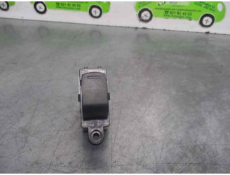 Replacement rear right window lifter switch for Suzuki Vitara 1.6 DDiS turbodiesel CAT OEM IAM reference 