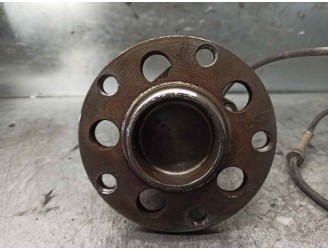 Replacement rear left stub axle for Volkswagen Passat Saloon (3B3) 1.8 20V Turbo OEM IAM reference 8E0501611J 