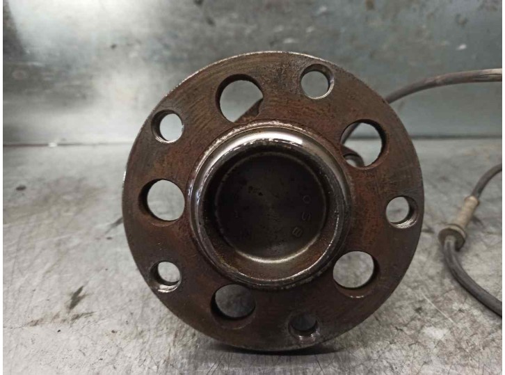 Replacement rear left stub axle for Volkswagen Passat Saloon (3B3) 1.8 20V Turbo OEM IAM reference 8E0501611J 