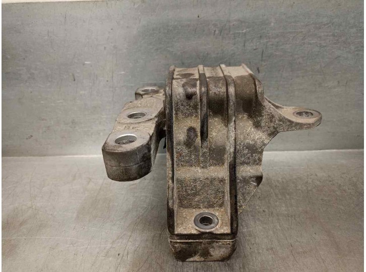 Replacement right engine mount for Opel Signum 3.0 V6 CDTI CAT (Y 30 DT / LB5) OEM IAM reference 5684090 