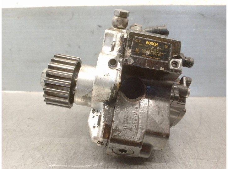 Recambio de bomba inyeccion para audi a6 berlina (4f2) 3.0 v6 24v tdi referencia OEM IAM 059130755EB00 0445010090 BOSCH
