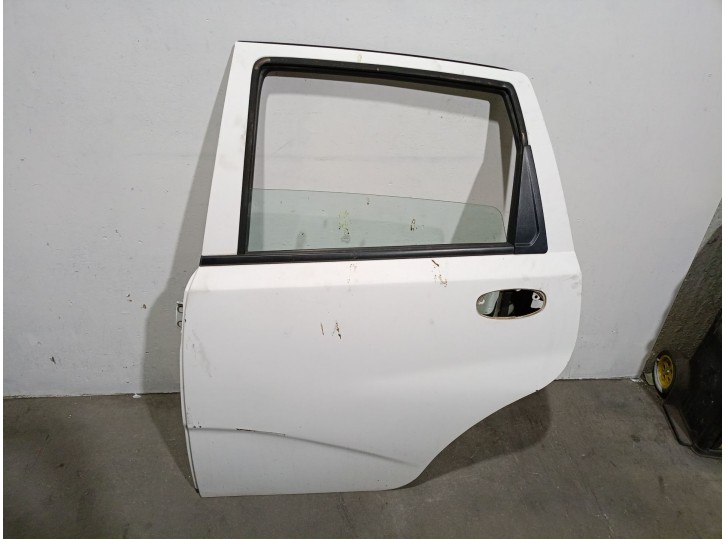 Recambio de puerta trasera izquierda para daewoo kalos 1.2 cat referencia OEM IAM 96585392 96585392 