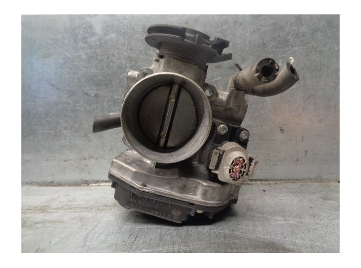 Recambio de caja mariposa para audi a3 (8l) 1.8 20v referencia OEM IAM 06A133064M 