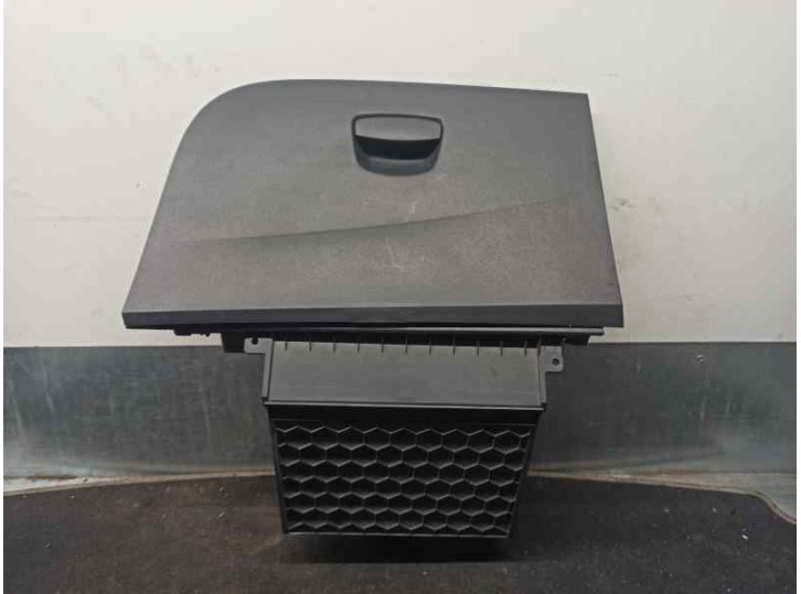 Recambio de guantera para seat ibiza st (6j8) fr referencia OEM IAM 6J1857103E  