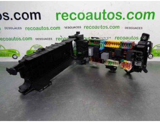 Recambio de caja reles / fusibles para mercedes-benz clase cla (w117) cla 200 cdi (117.301) referencia OEM IAM A2465400040 