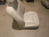 Recambio de asiento delantero derecho para kia opirus 3.5 v6 cat referencia OEM IAM CUERO GRIS 4 PUERTAS