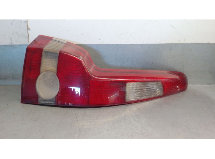 Recambio de piloto trasero izquierdo para volvo v50 familiar 2.0 d kinetic referencia OEM IAM 30678749 30678749 