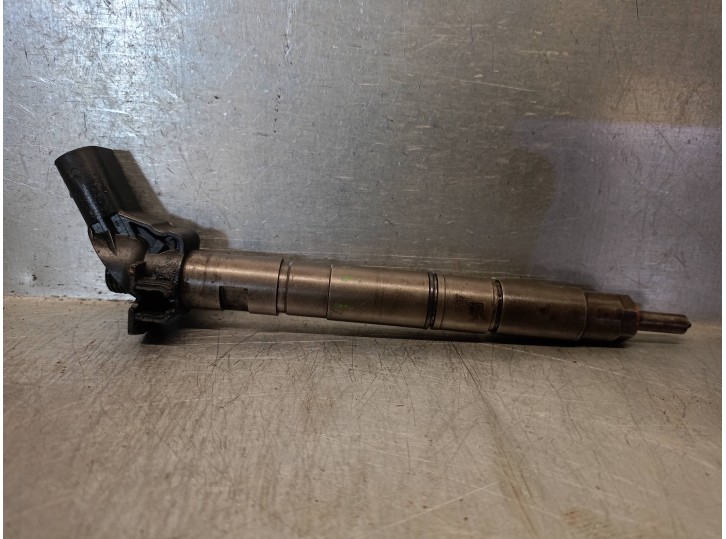 Replacement injector for Audi A6 saloon (4F2) 3.0 V6 24V TDI OEM IAM reference 059130277Q 0445115004 BOSCH