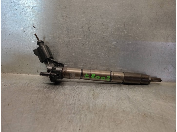 Replacement injector for Audi A6 Saloon (4F2) 3.0 V6 24V TDI OEM IAM reference 059130277Q 0445115004 BOSCH