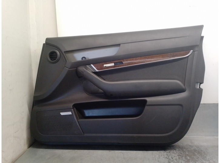 Recambio de guarnecido puerta delantera derecha para audi a6 berlina (4f2) 3.0 v6 24v tdi referencia OEM IAM 4F1867106A 4 PUERT
