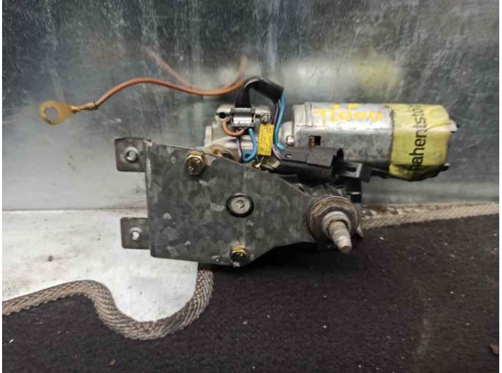 Recambio de motor limpia trasero para opel kadett e 1.6 diesel referencia OEM IAM 90181138  