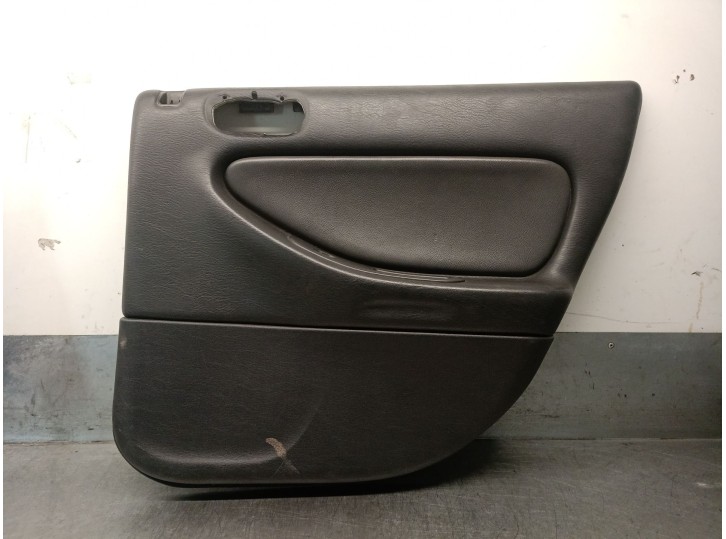Recambio de guarnecido puerta trasera derecha para chrysler sebring (jr) 2.0 referencia OEM IAM 0UL101DVAE 0UL101DVAE 