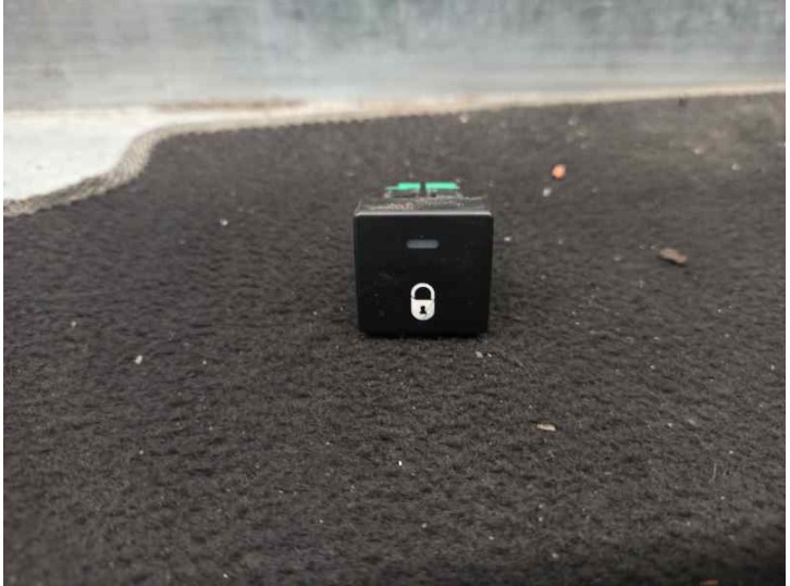 Recambio de mando para peugeot partner kasten 1.6 16v e-hdi fap referencia OEM IAM 6490E1  