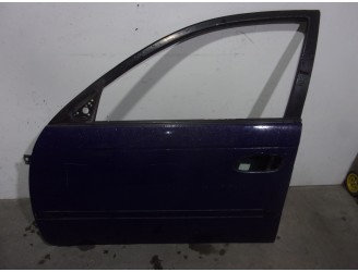 Recambio de puerta delantera izquierda para toyota avensis berlina (t 22) 1.6 16v referencia OEM IAM 6700205030 AZUL 4 PUERTAS