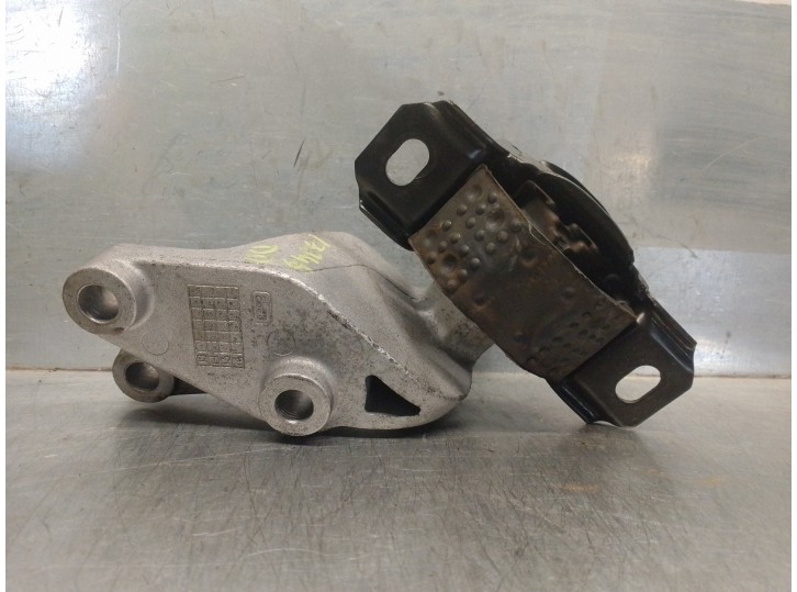 Recambio de soporte motor delantero para smart coupe 1.0 cat referencia OEM IAM A1322200148 A1322200148 