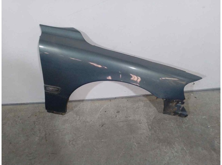 Recambio de aleta delantera derecha para volvo v70 familiar 2.4 diesel cat referencia OEM IAM 30796493 VERDE 