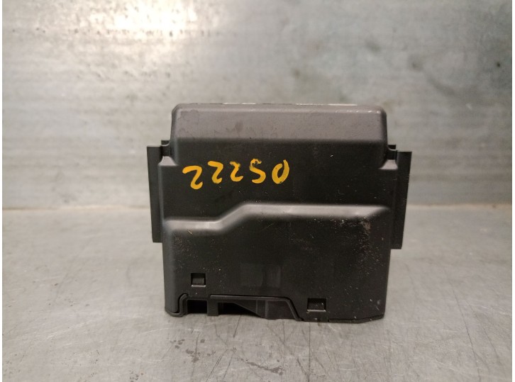 Recambio de modulo electronico para toyota yaris (_p21_, _pa1_, _ph1_) 1.5 hybrid (mxph11) referencia OEM IAM 82644K0100  381000