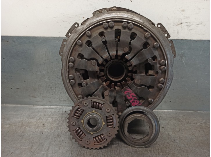 Recambio de kit embrague para seat ibiza (6j5) referencia OEM IAM 0AM198142AA  