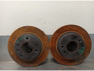 Recambio de disco freno trasero para mazda 3 sedán (bp) referencia OEM IAM B45G26251A  