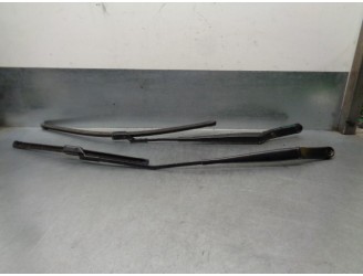 Recambio de brazo limpia delantero derecho para skoda rapid 1.4 16v tsi referencia OEM IAM   