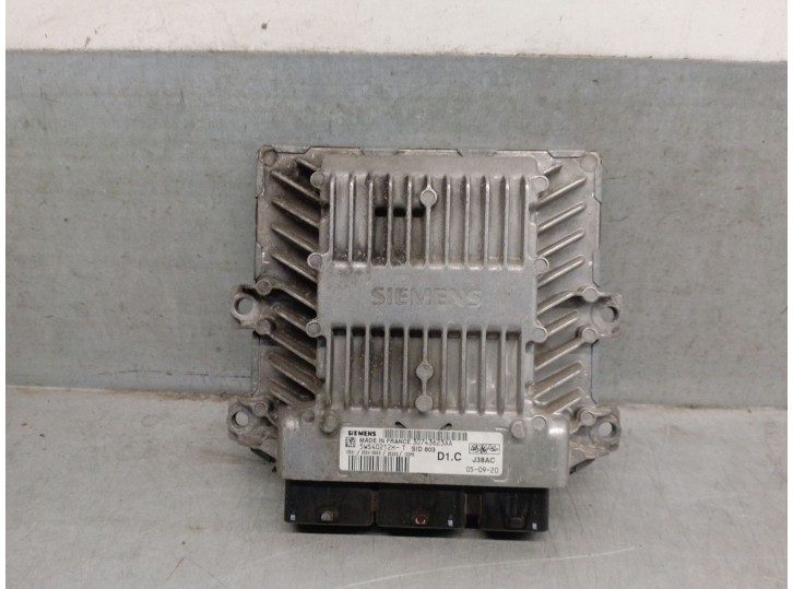 Recambio de centralita motor uce para volvo v50 (545) 2.0 d referencia OEM IAM 30743623AA SIEMENS