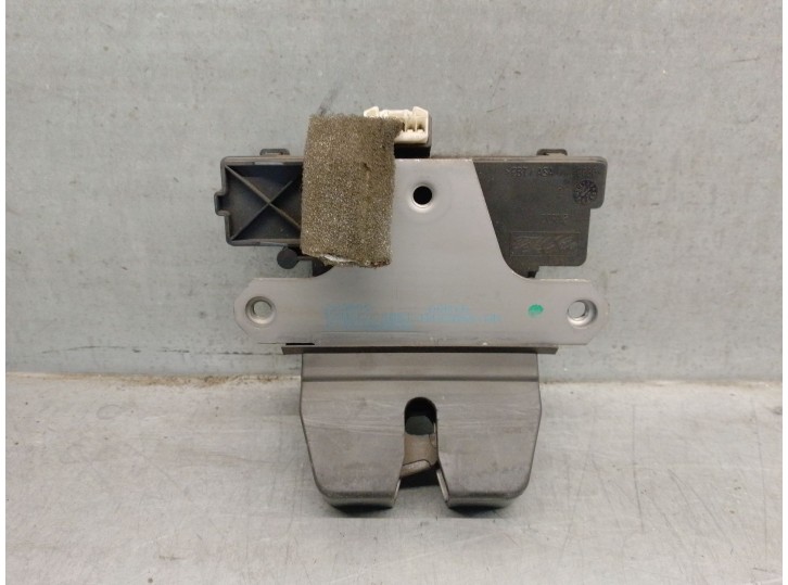 Replacement trunk / tailgate lock for Volvo V50 (545) 2.0 D OEM IAM reference 4N51A442A66AM 1S0827505E 