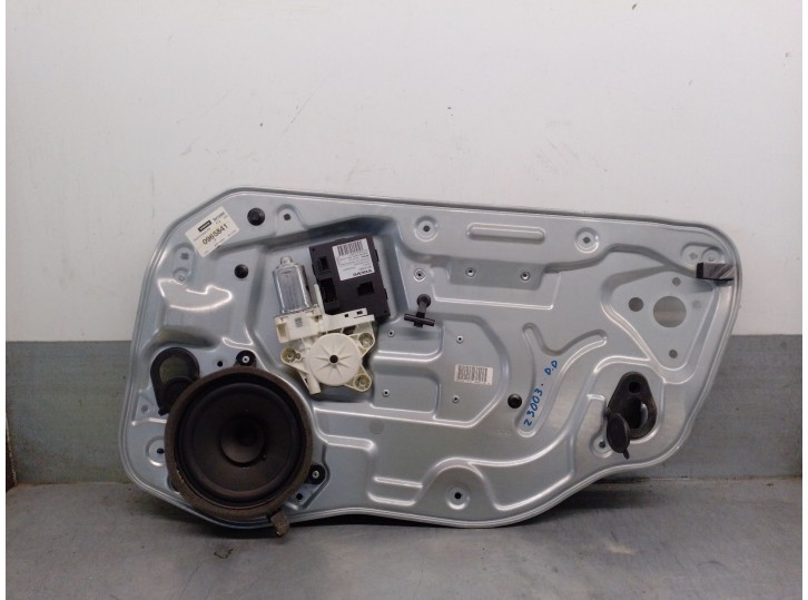 Recambio de elevalunas delantero derecho para volvo v50 (545) 2.0 d referencia OEM IAM 8679081 8679081 