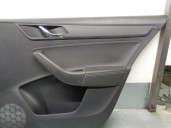 Recambio de guarnecido puerta trasera derecha para skoda rapid 1.4 16v tsi referencia OEM IAM 5JJ867024E 5JH867212 