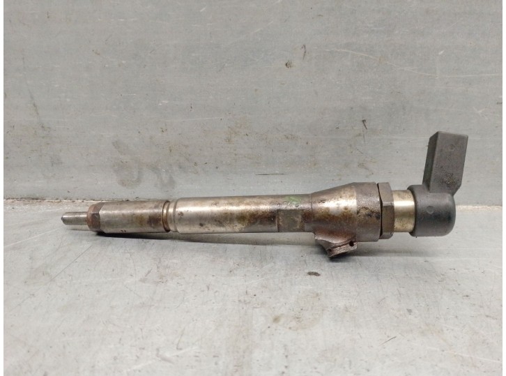 Recambio de inyector para renault scenic ii grand confort dynamique referencia OEM IAM 8200380253 