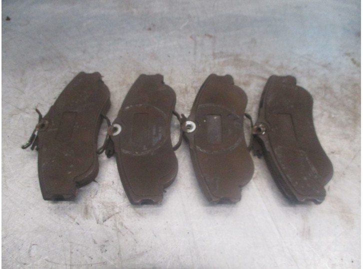 Recambio de pastillas de freno para citroën berlingo 1.9 diesel referencia OEM IAM 181388  